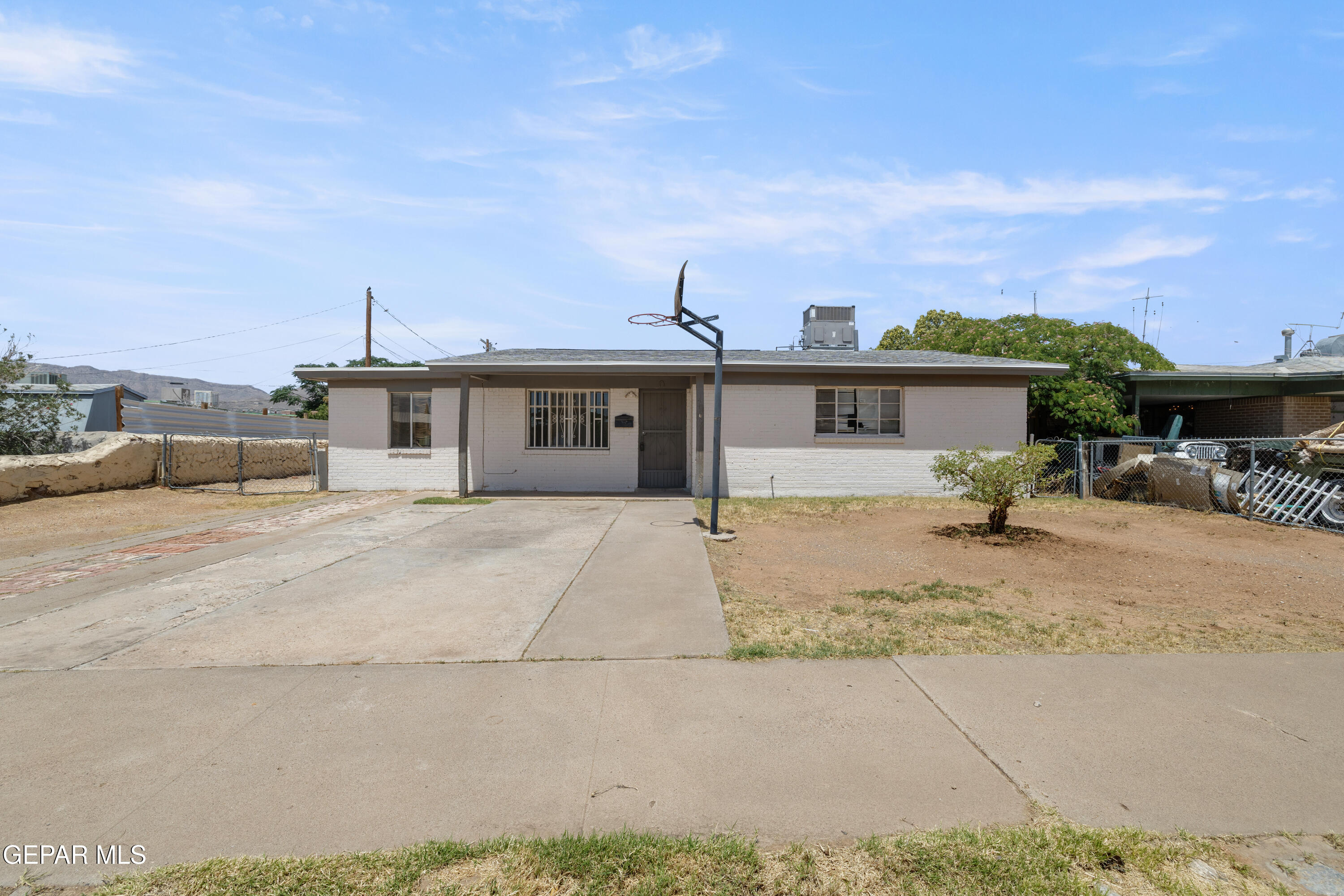 8903 STRAND Lane