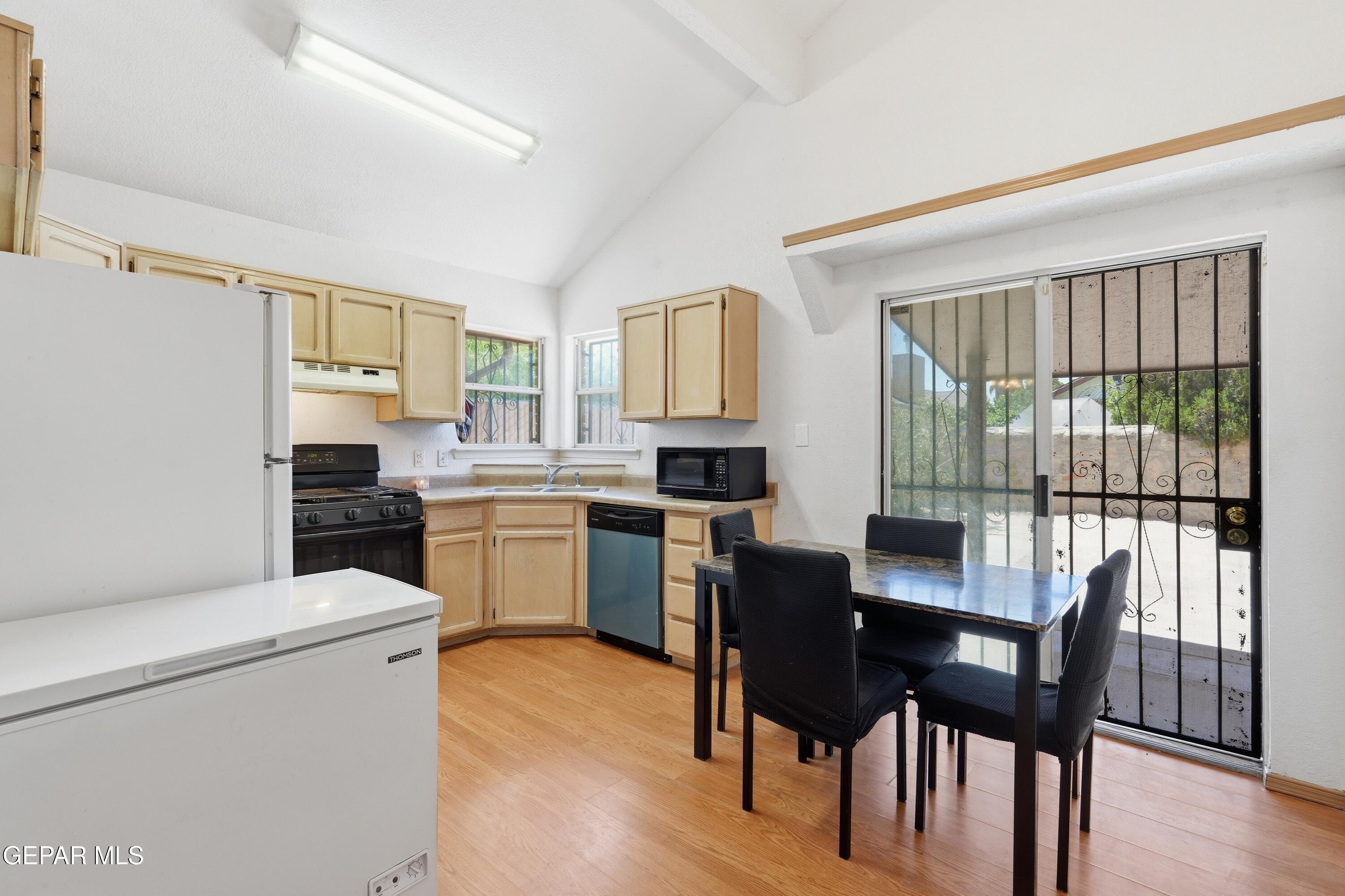 12224 PEDRO FIGARI Avenue