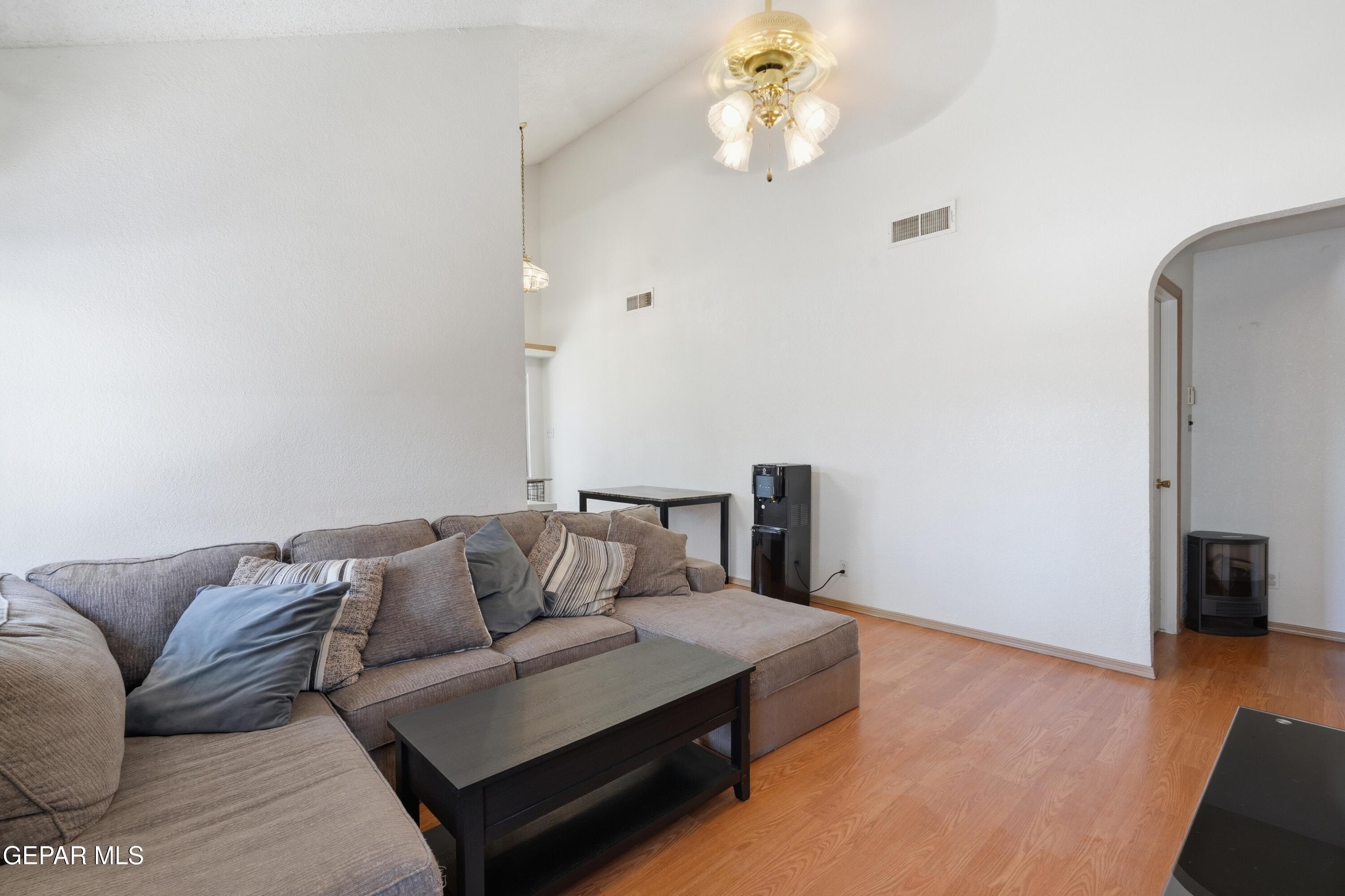 12224 PEDRO FIGARI Avenue
