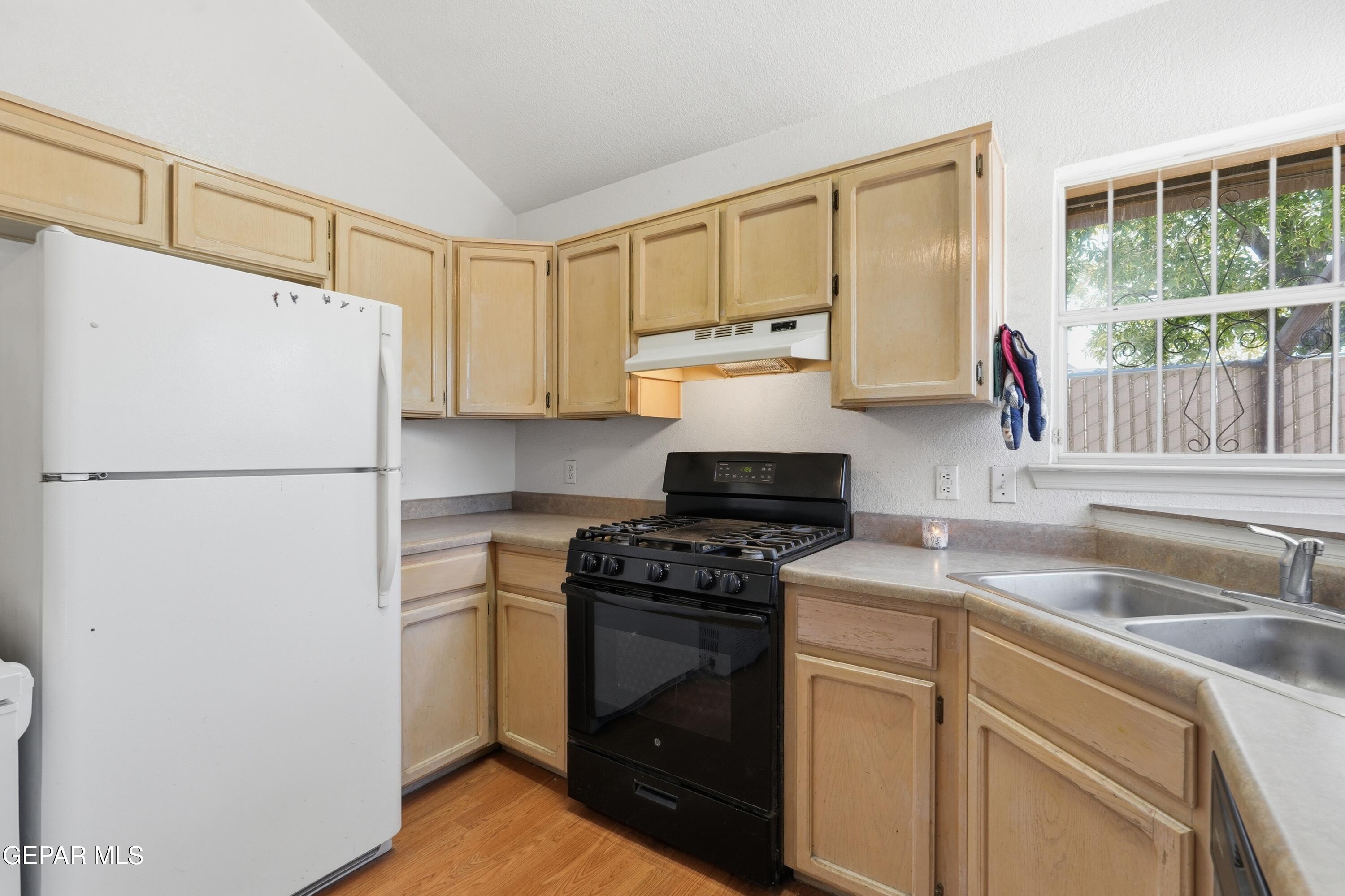 12224 PEDRO FIGARI Avenue