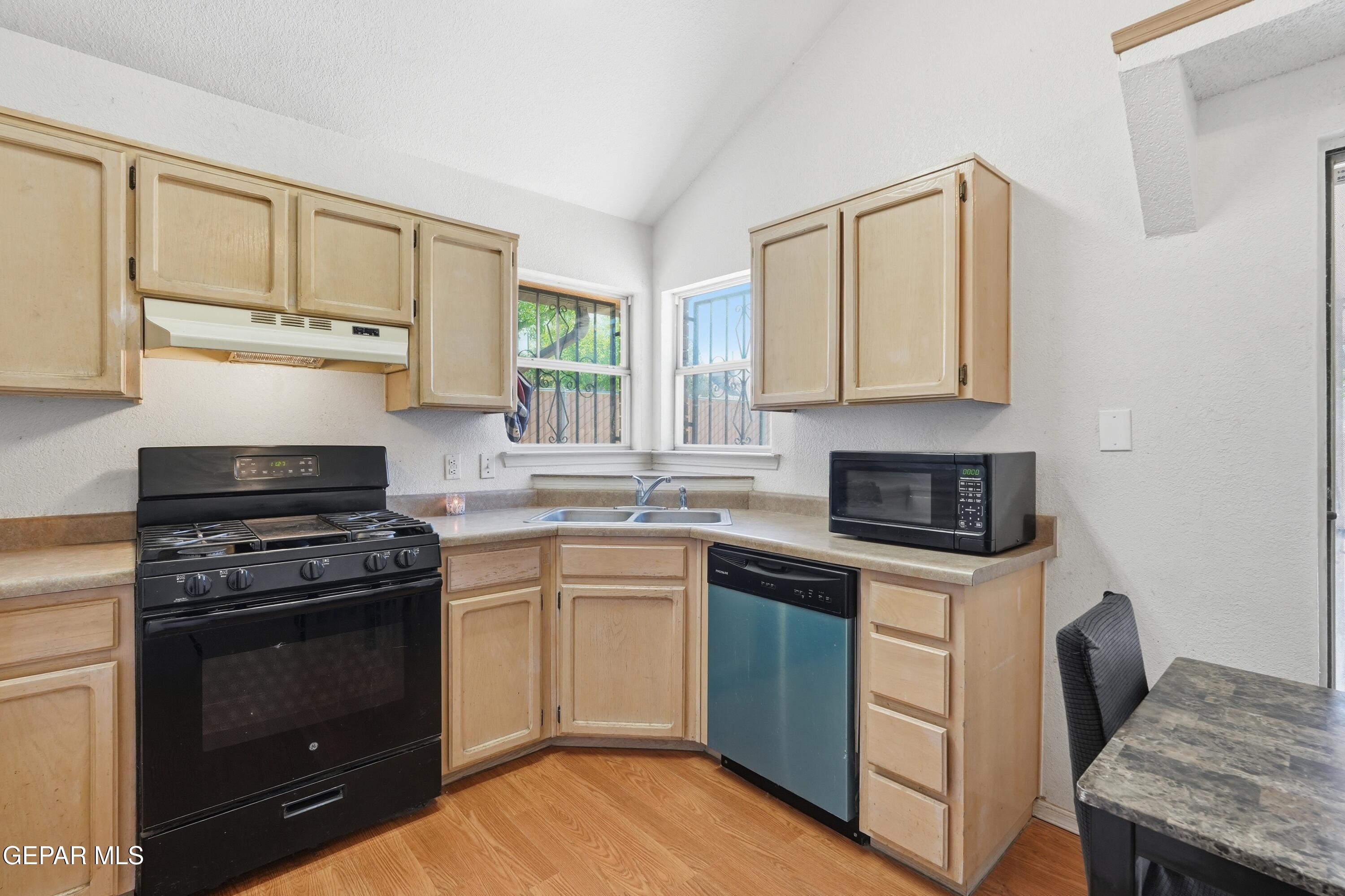 12224 PEDRO FIGARI Avenue