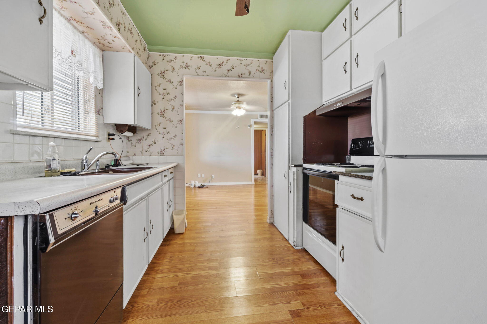 10125 CHEZELLE Drive