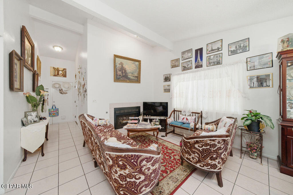 2701 RED SAILS Drive AD