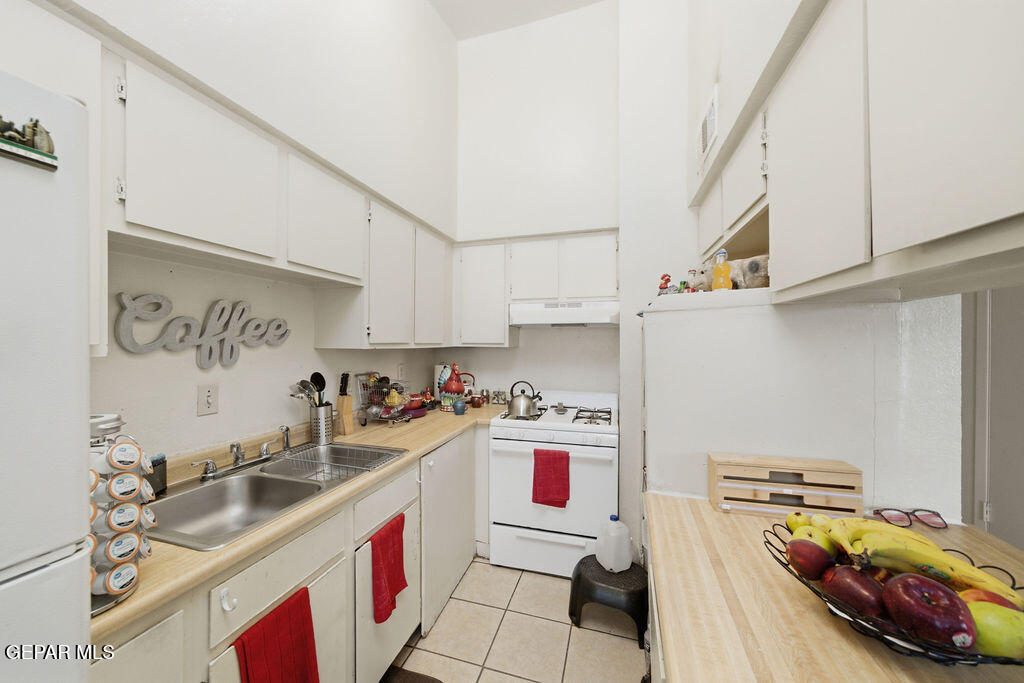2701 RED SAILS Drive AD