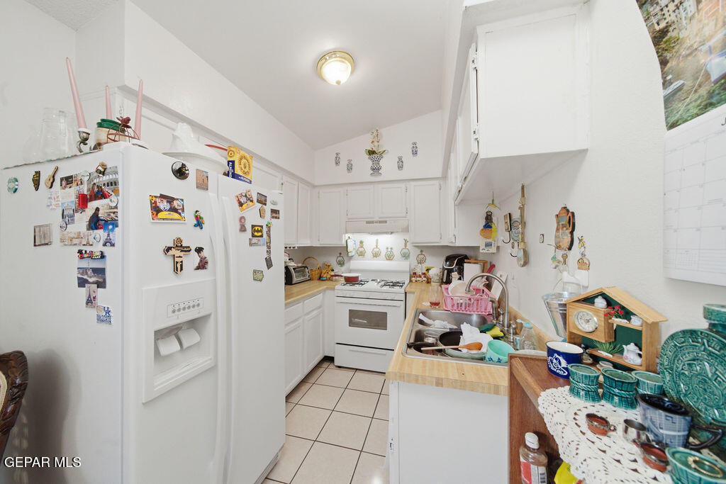 2701 RED SAILS Drive AD