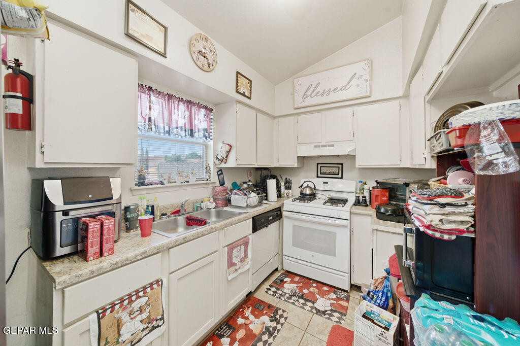2701 RED SAILS Drive AD