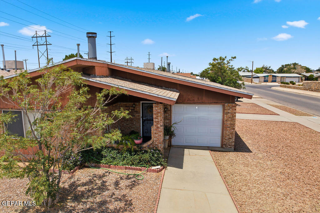 2701 RED SAILS Drive AD