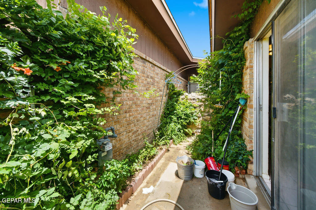 2701 RED SAILS Drive AD
