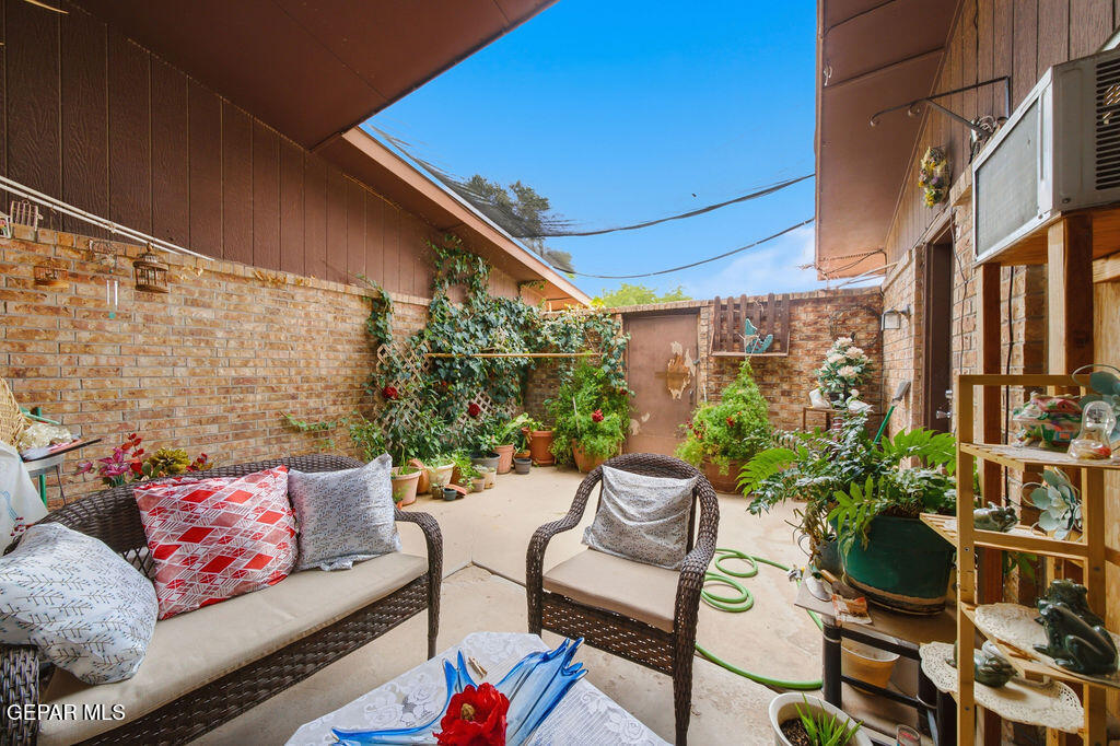2701 RED SAILS Drive AD