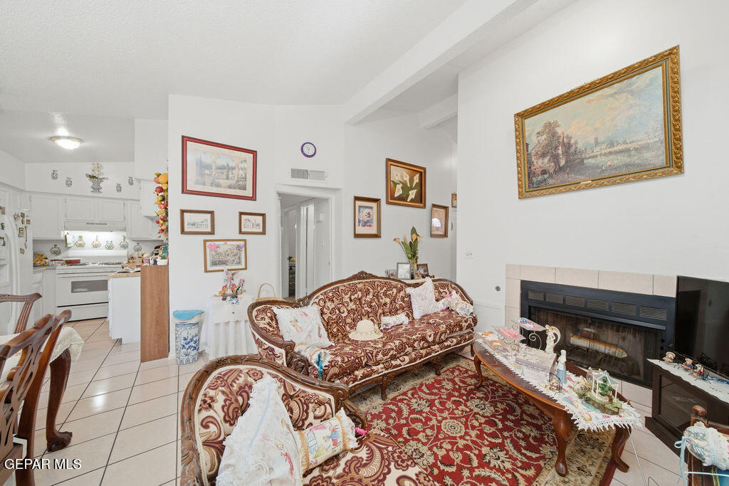 2701 RED SAILS Drive AD