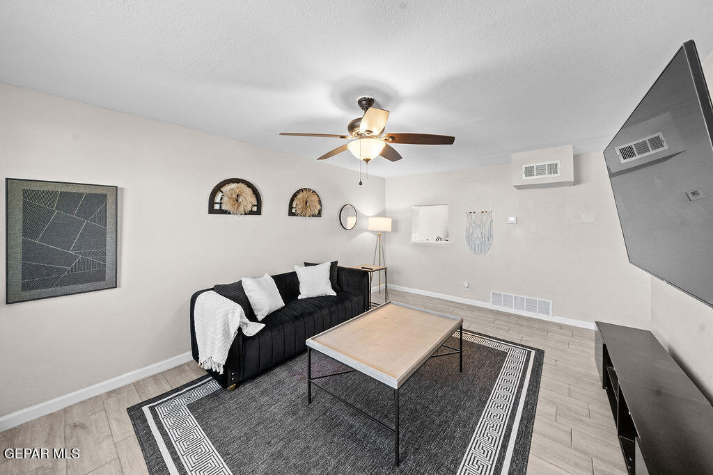 7441 Alameda Avenue 11