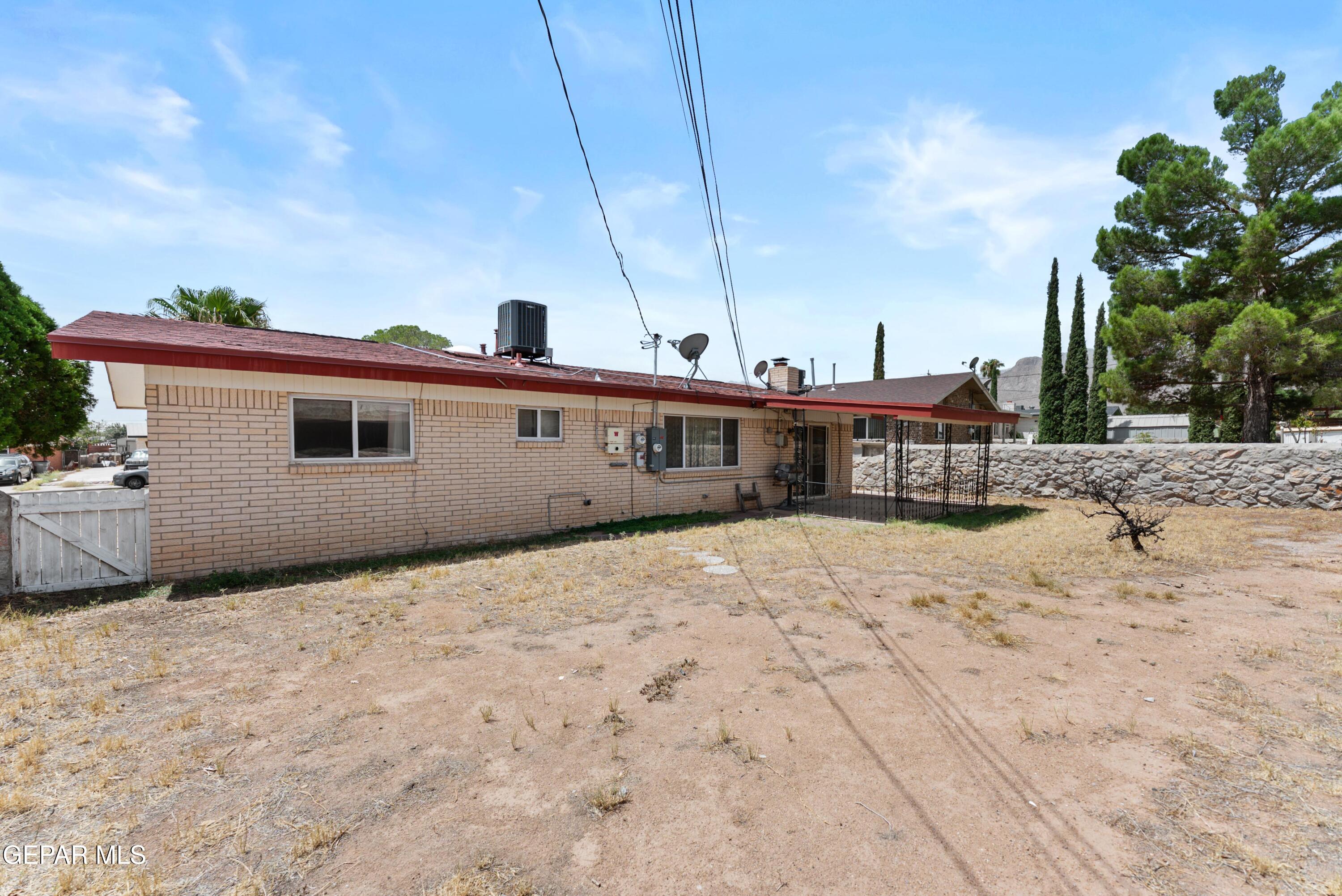 4749 TUMBLEWEED Avenue