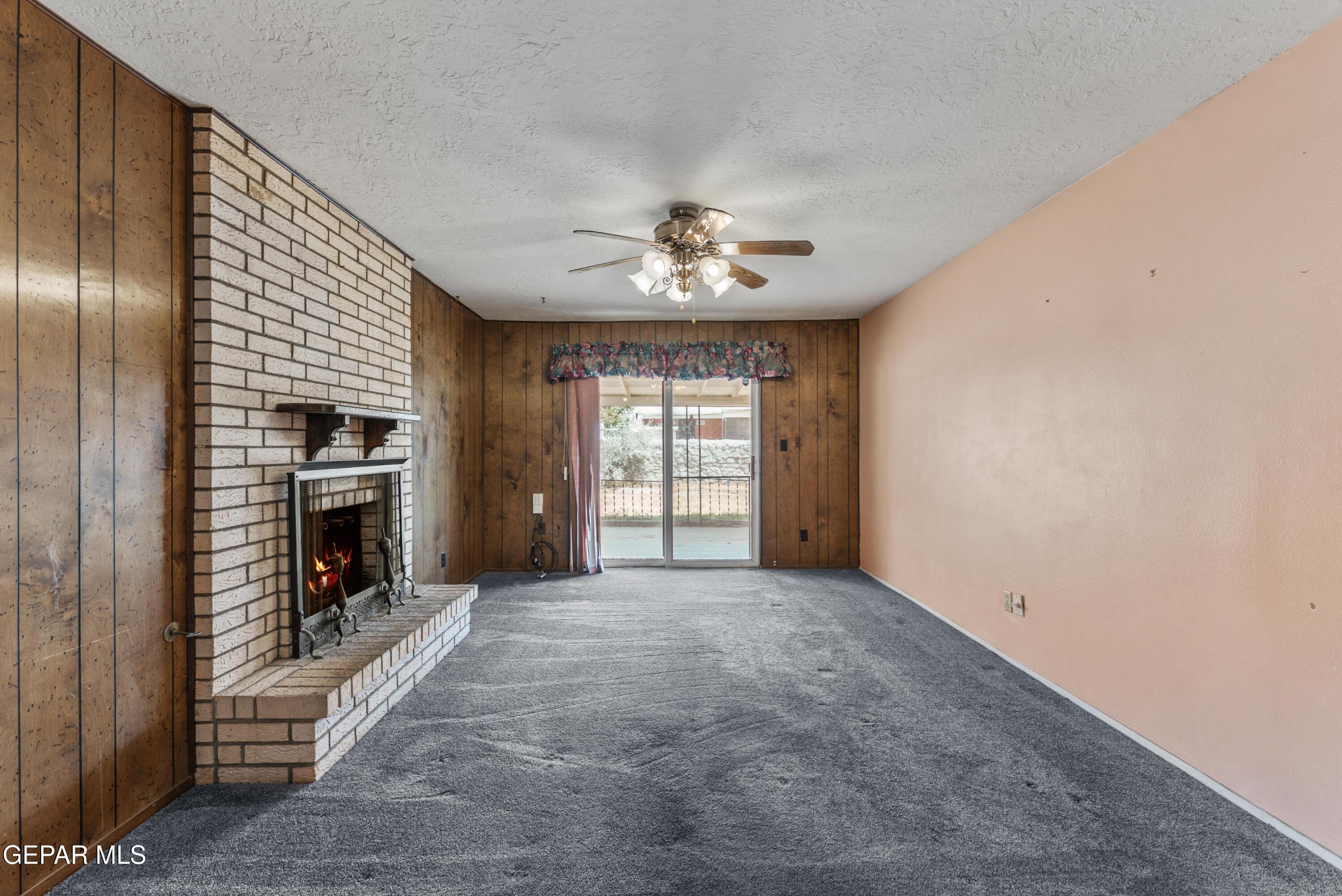 4749 TUMBLEWEED Avenue