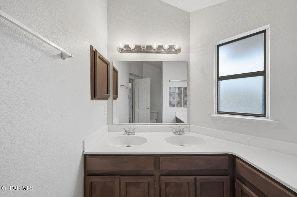 848 CLOUDBURST Drive