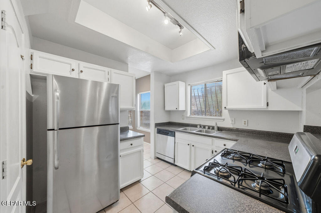 848 CLOUDBURST Drive