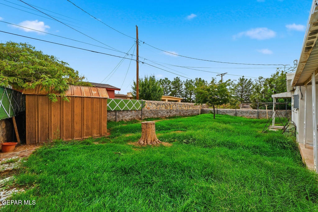 8915 CROSSON Circle