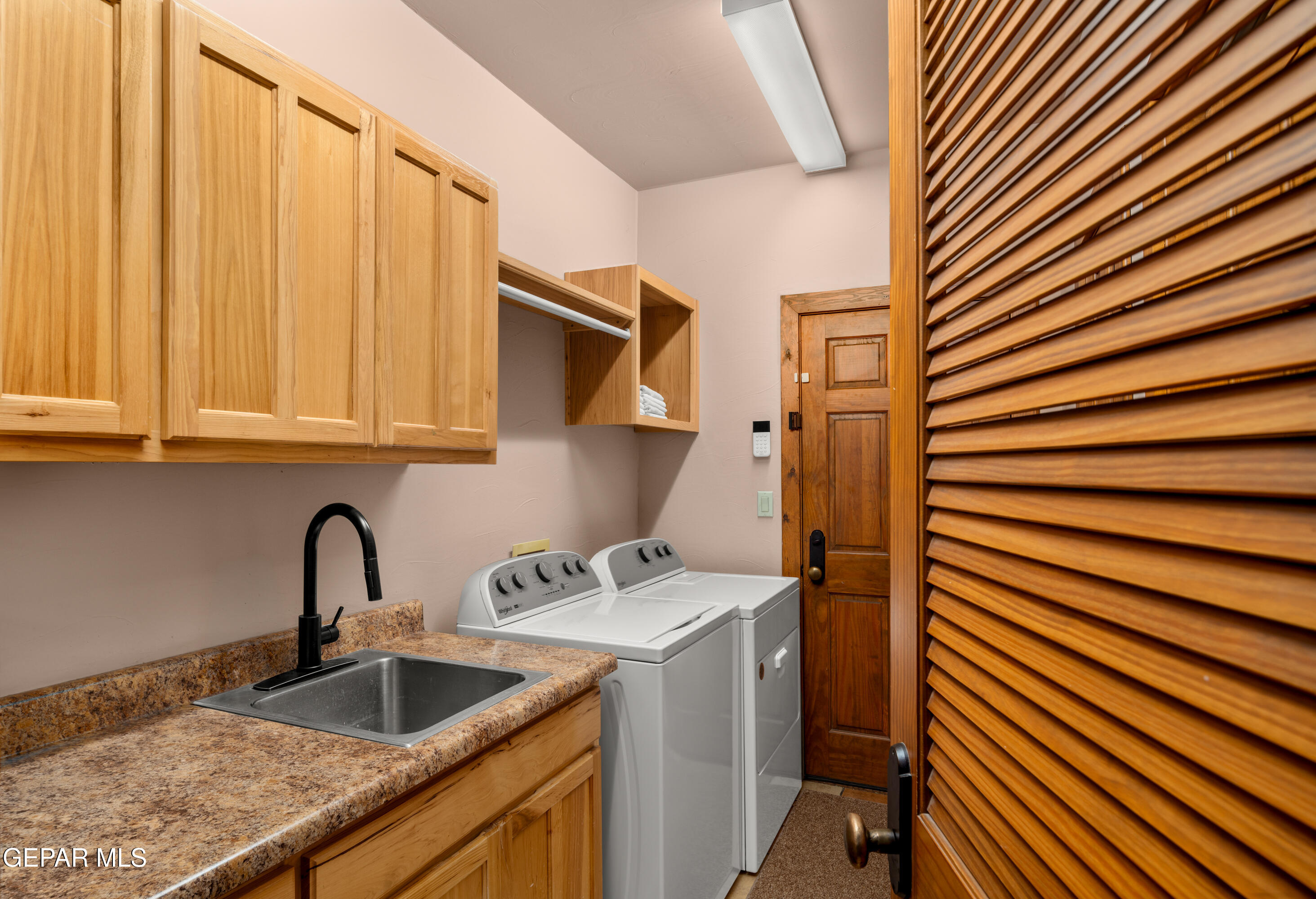 1142 CALLE PARQUE Drive