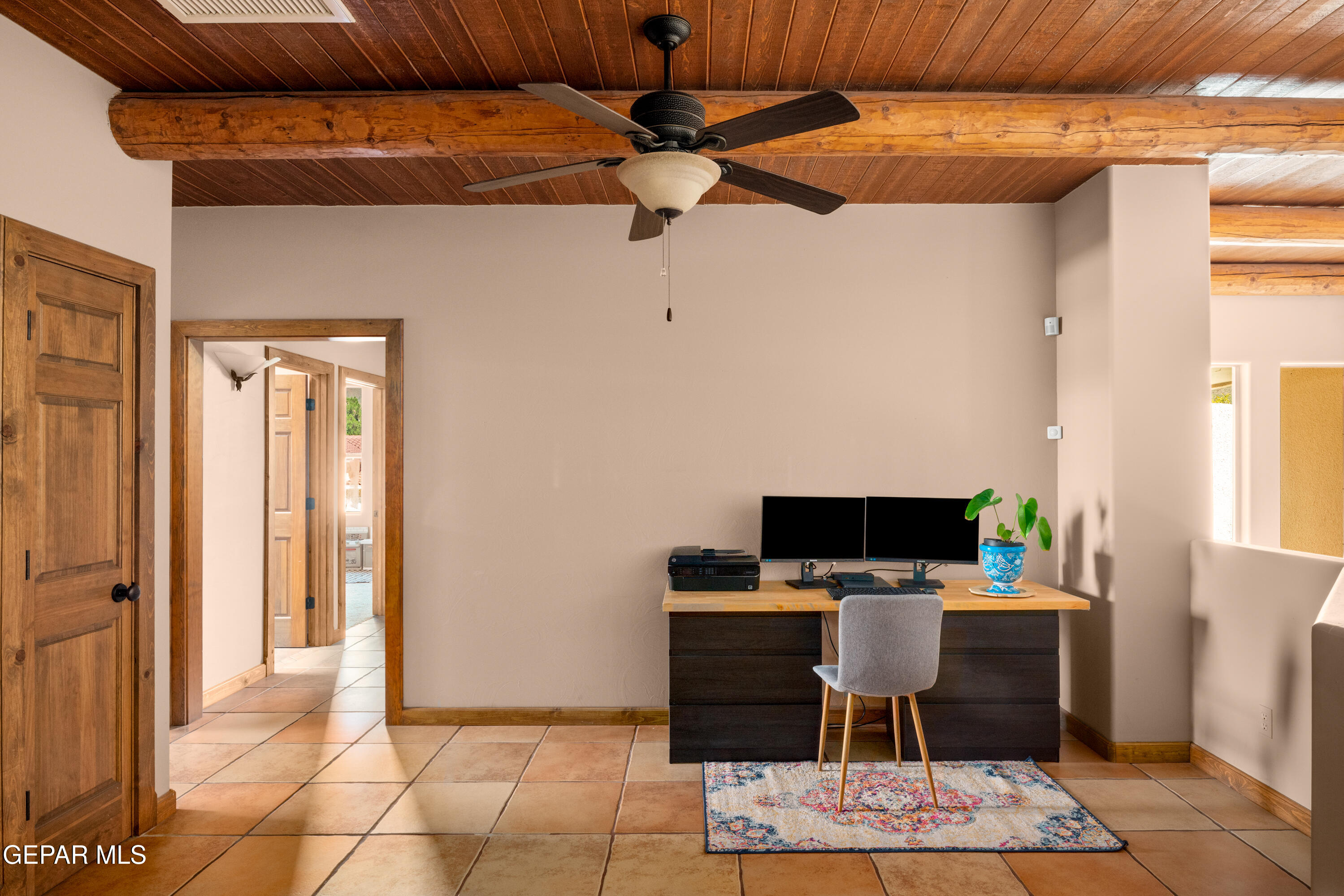 1142 CALLE PARQUE Drive