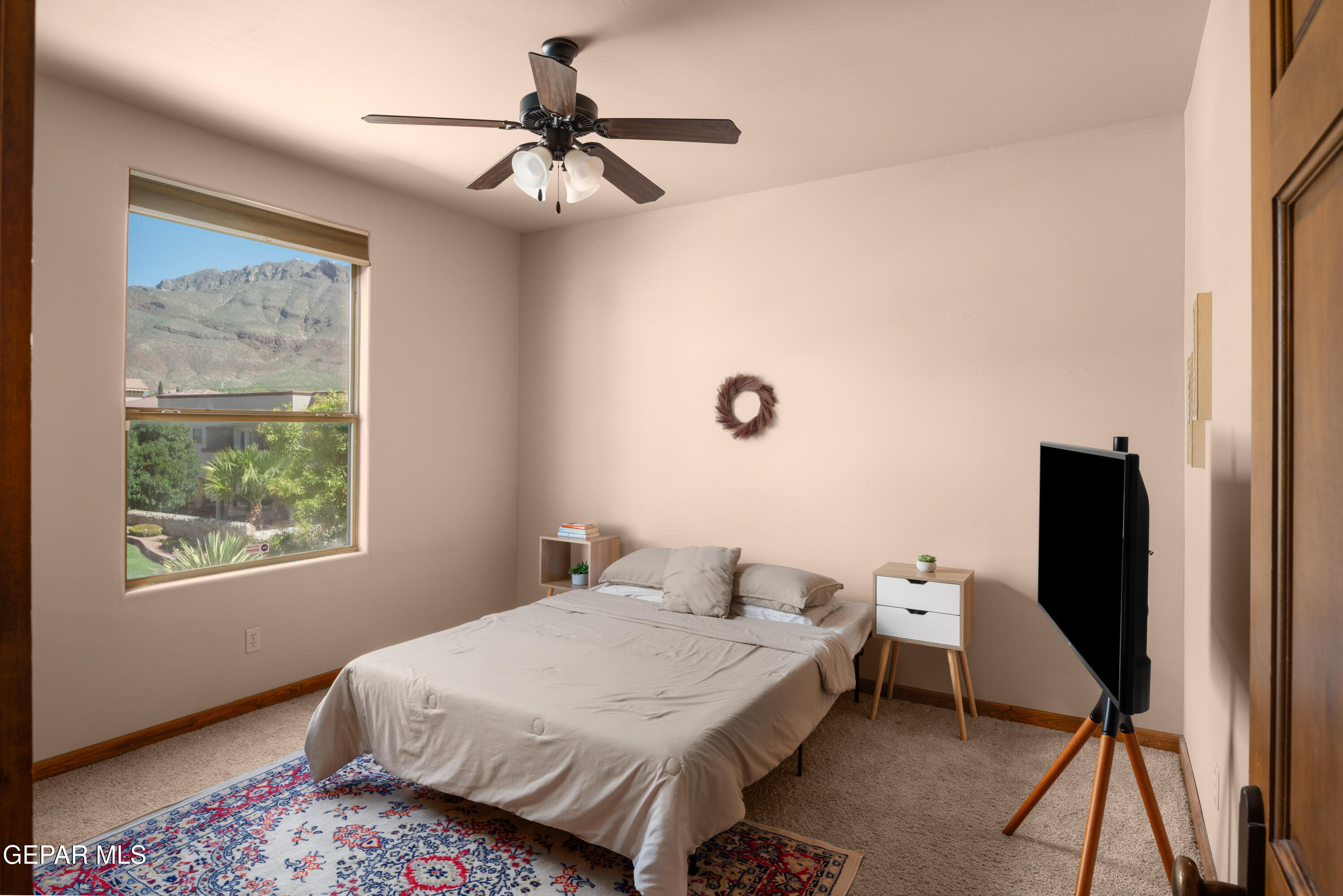 1142 CALLE PARQUE Drive