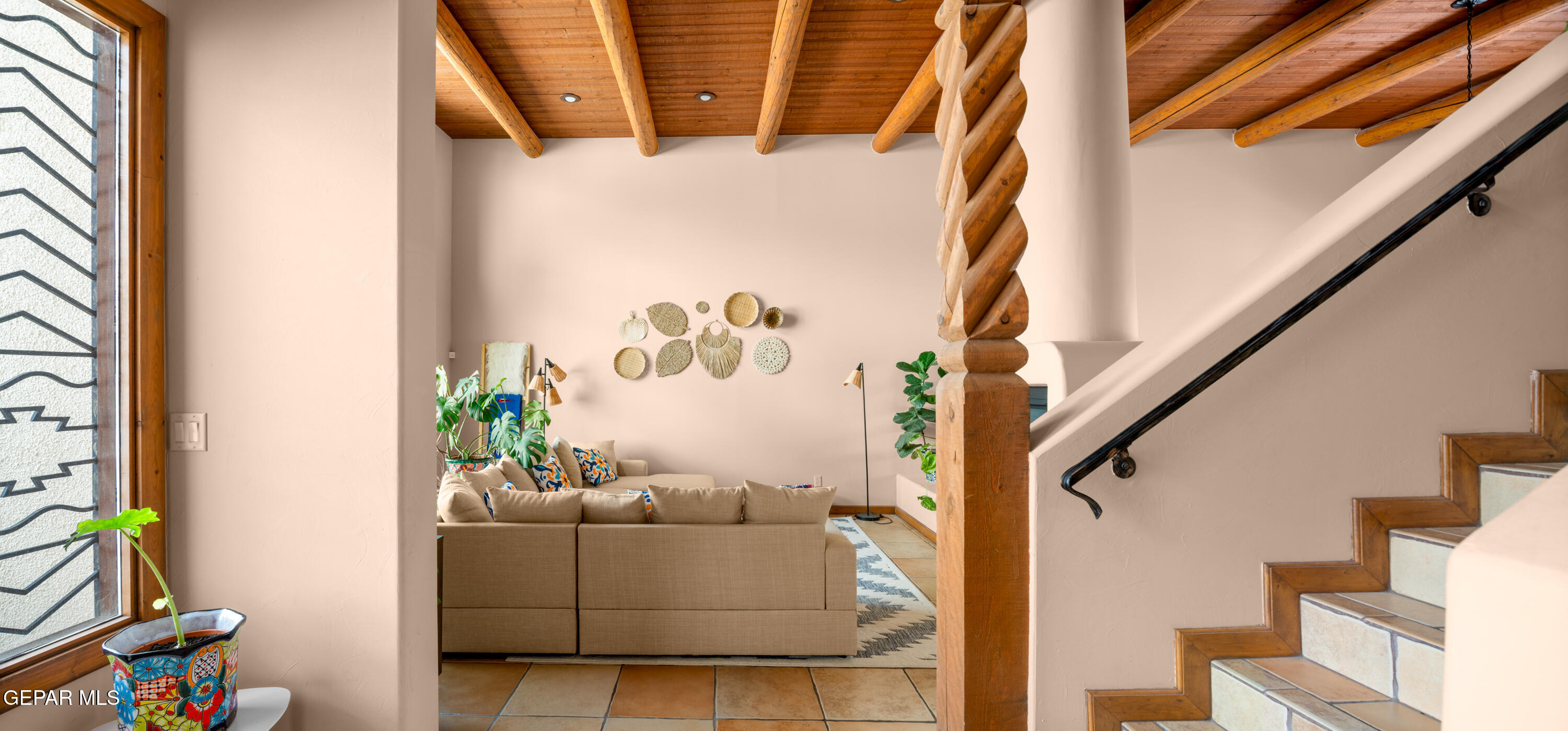1142 CALLE PARQUE Drive
