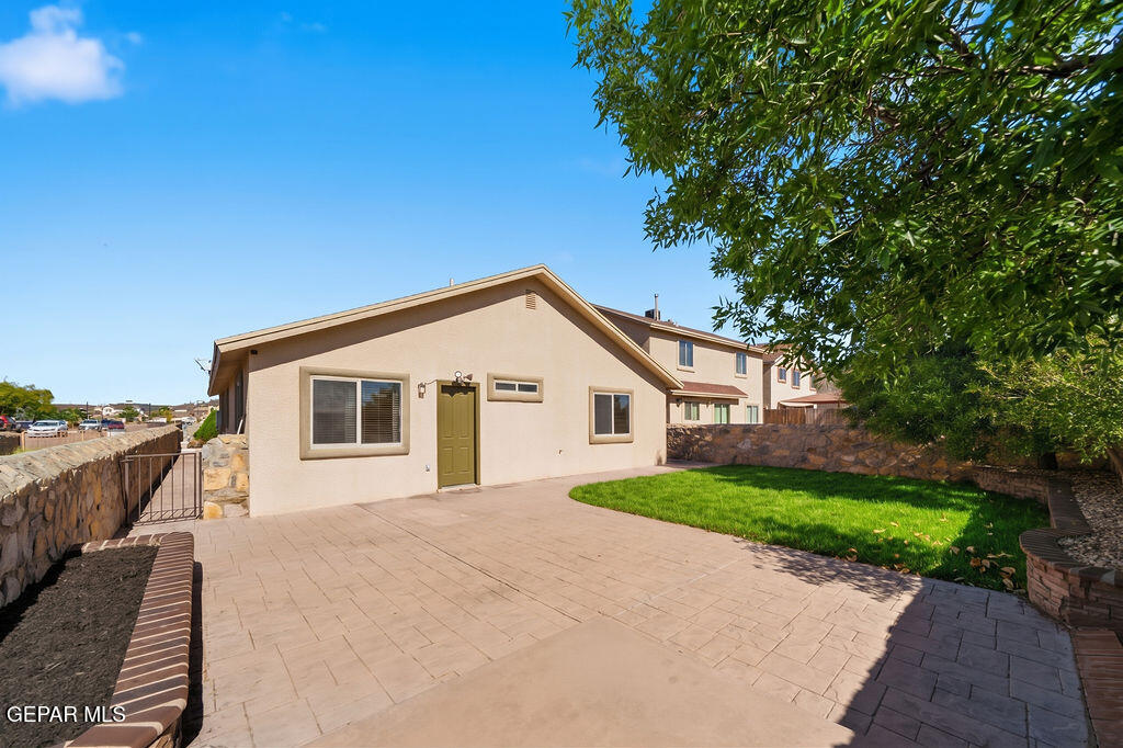 3976 TIERRA VENADO Drive