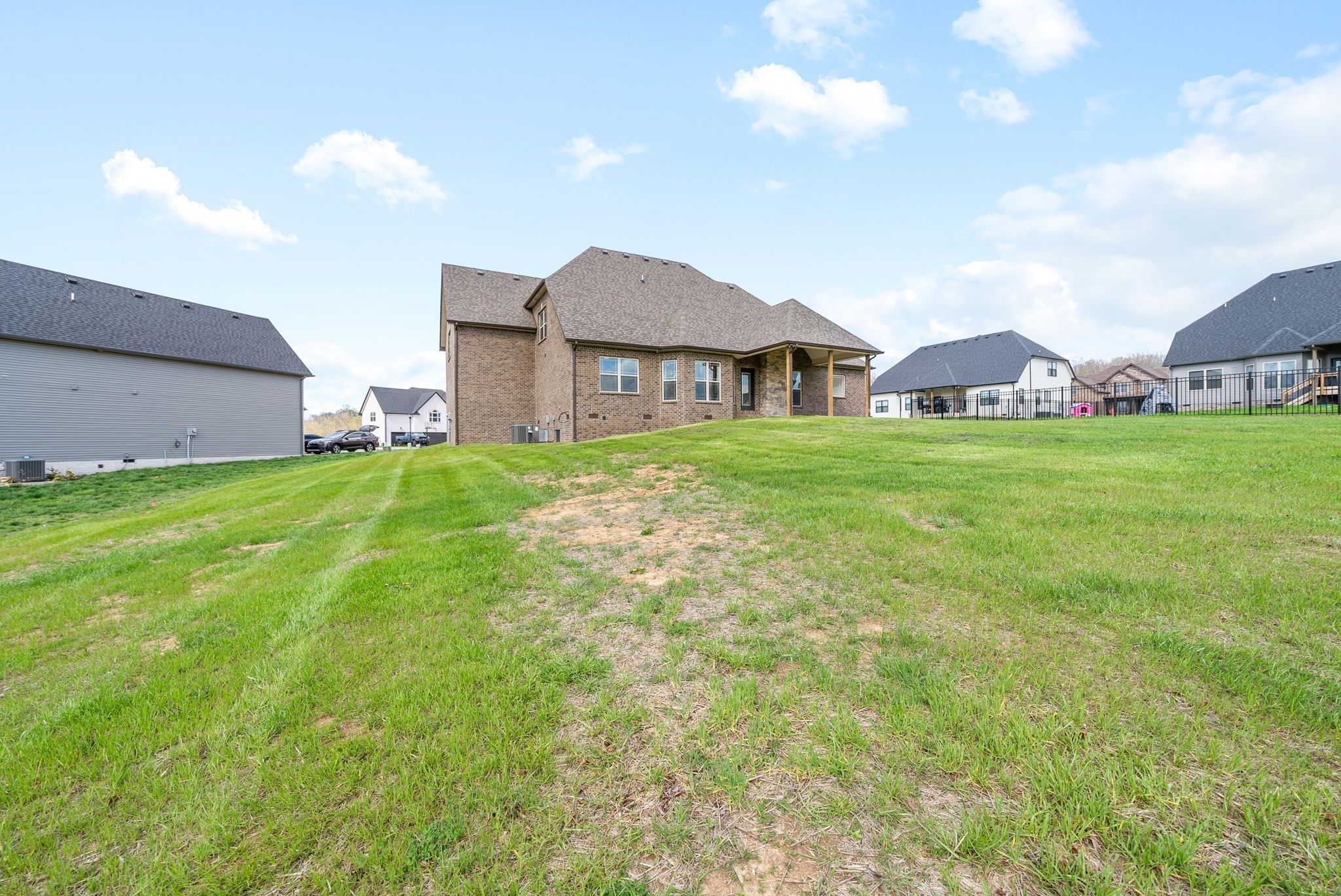 506 Cresthaven Ln