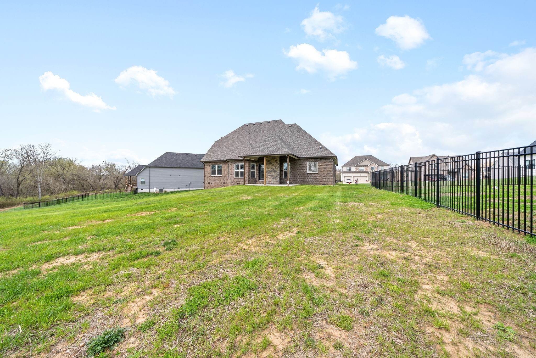 506 Cresthaven Ln