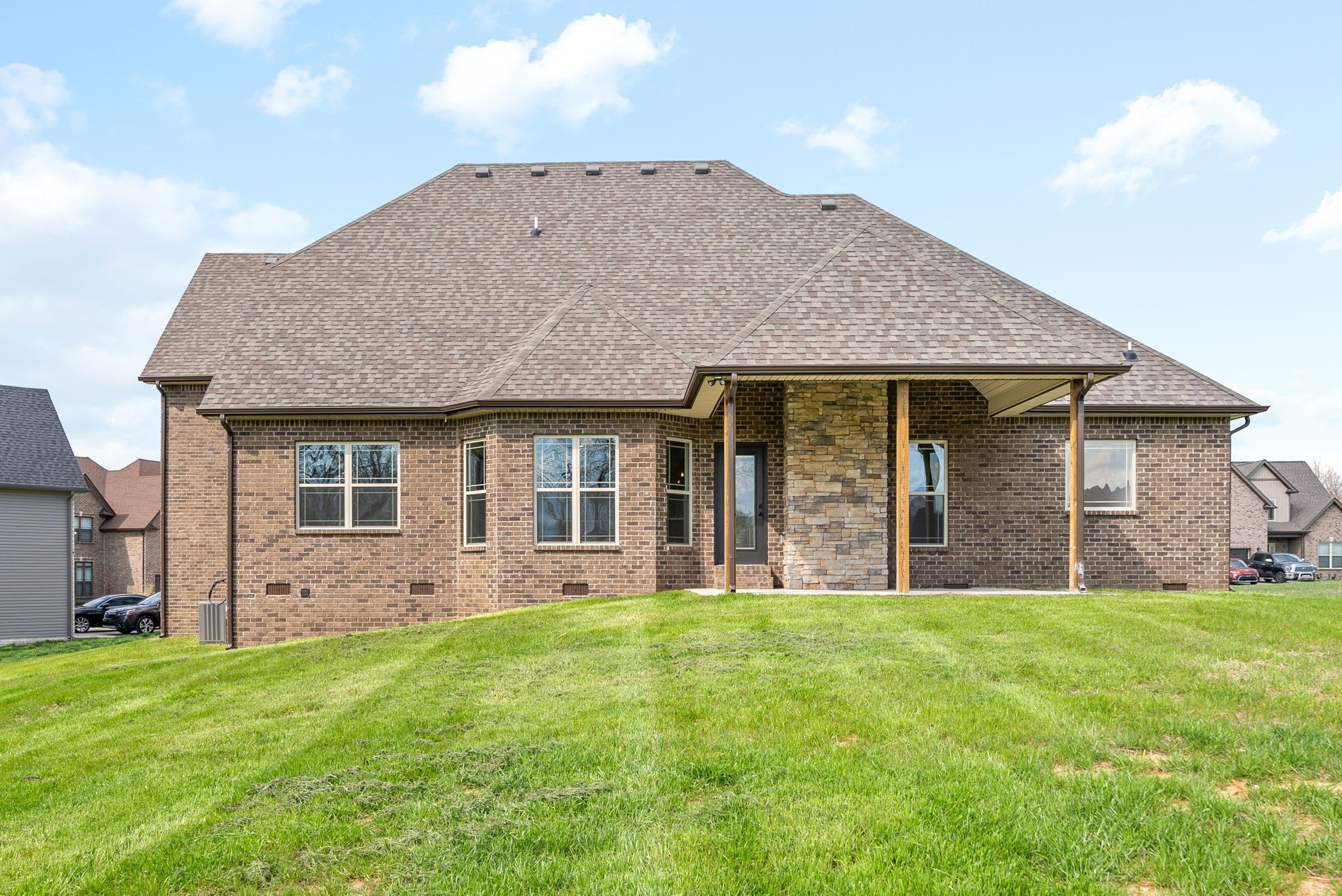 506 Cresthaven Ln