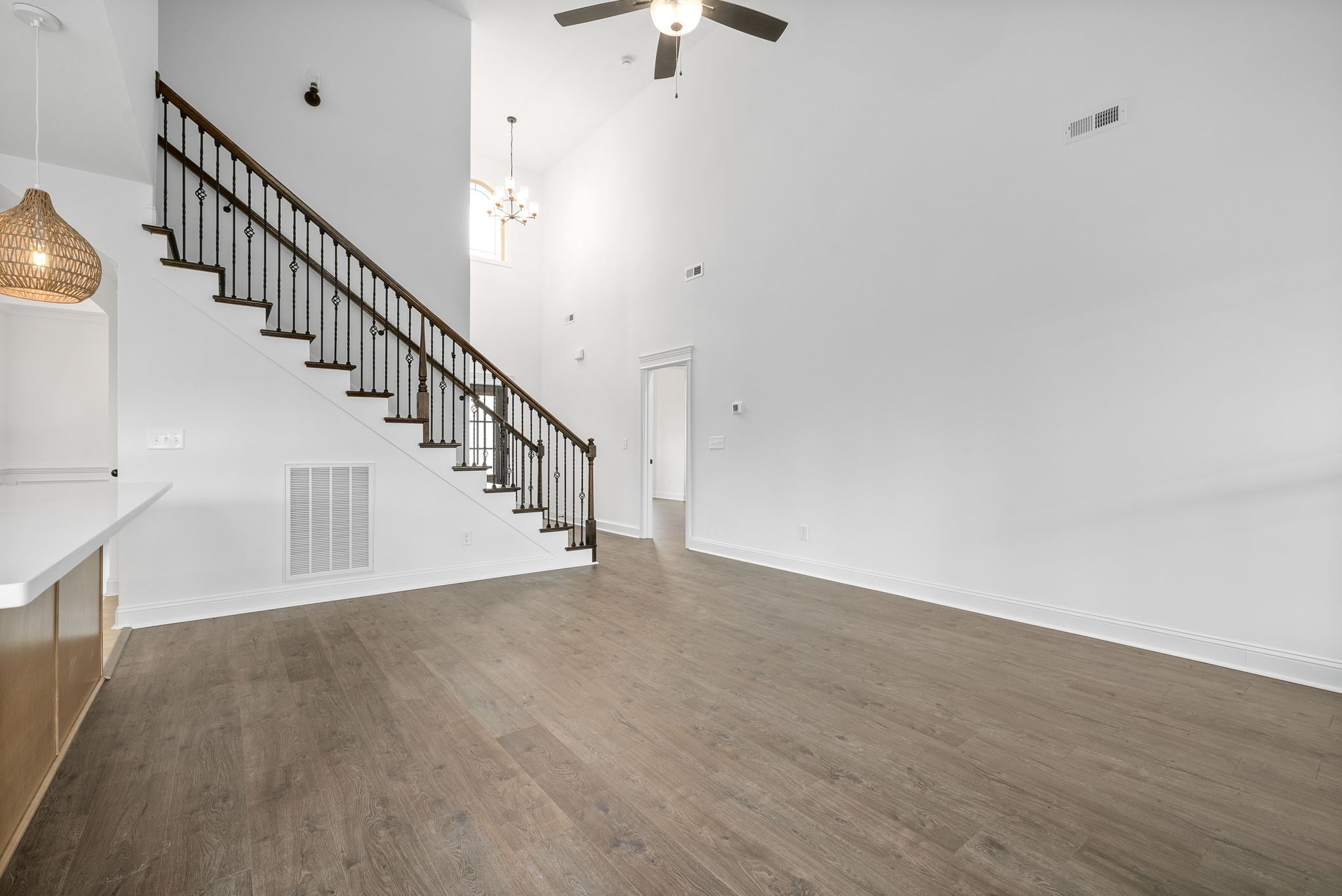506 Cresthaven Ln