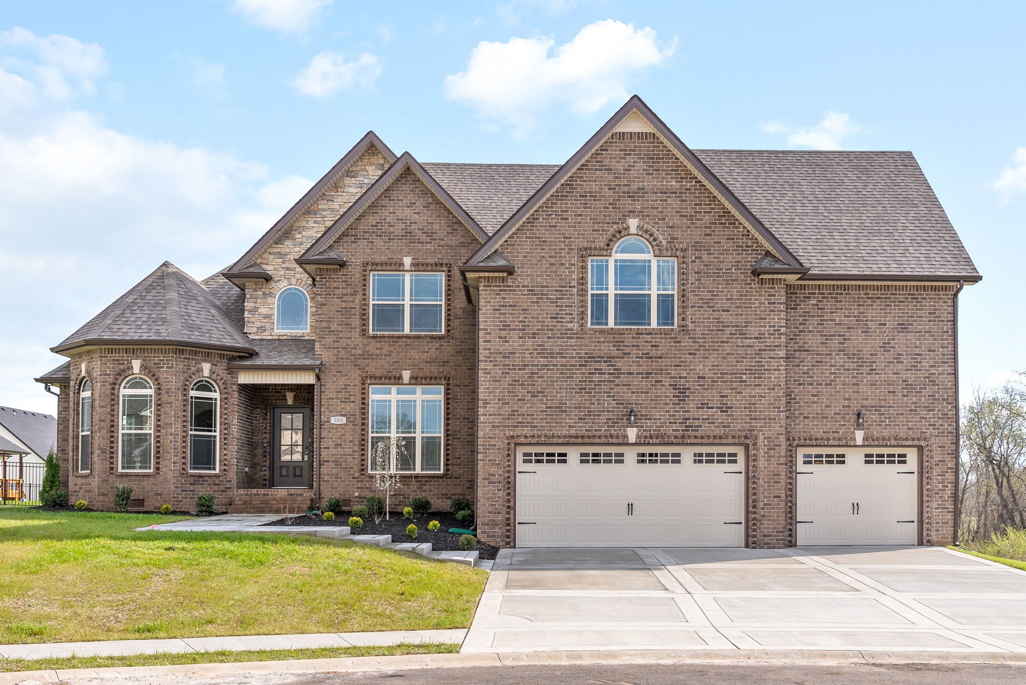 506 Cresthaven Ln