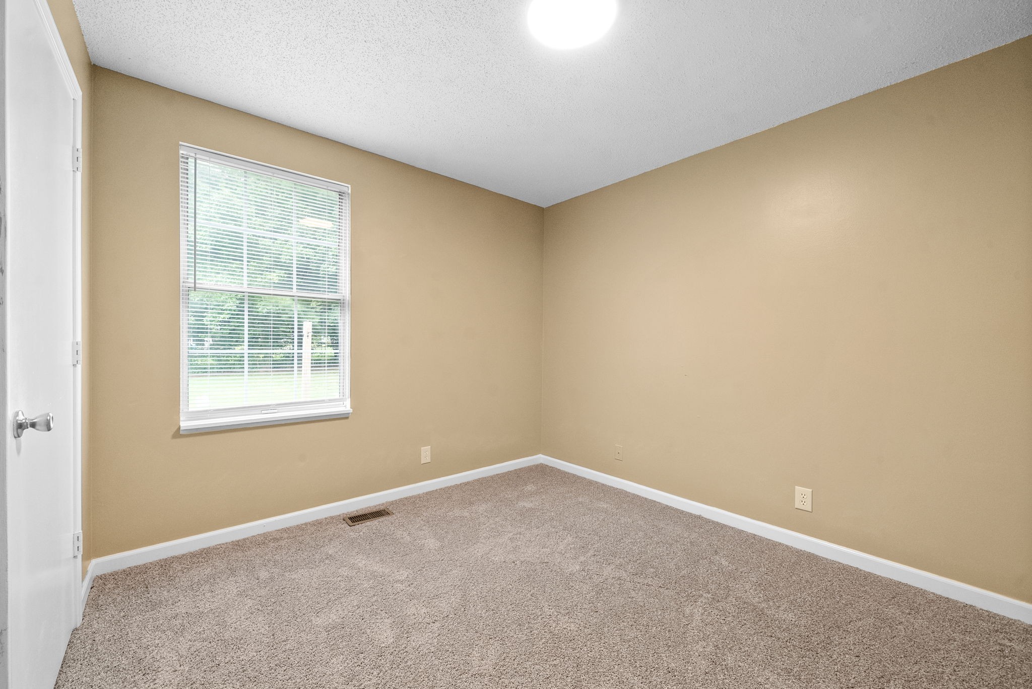567 Lorie Ln