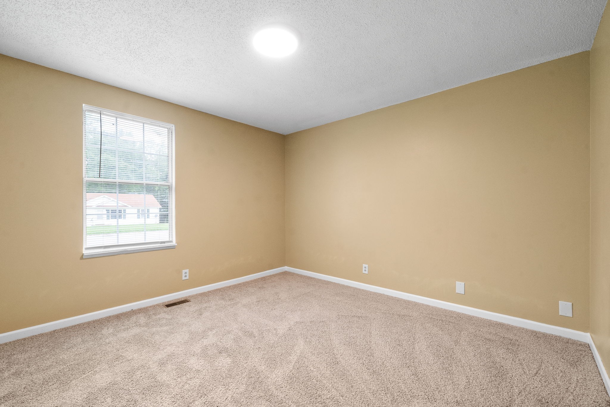 567 Lorie Ln