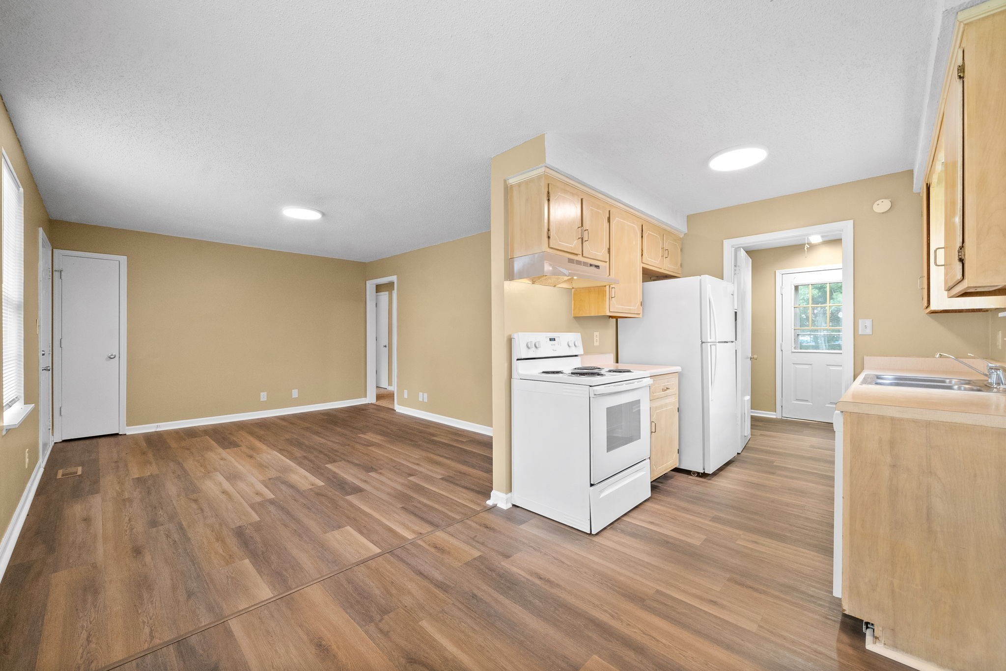 567 Lorie Ln