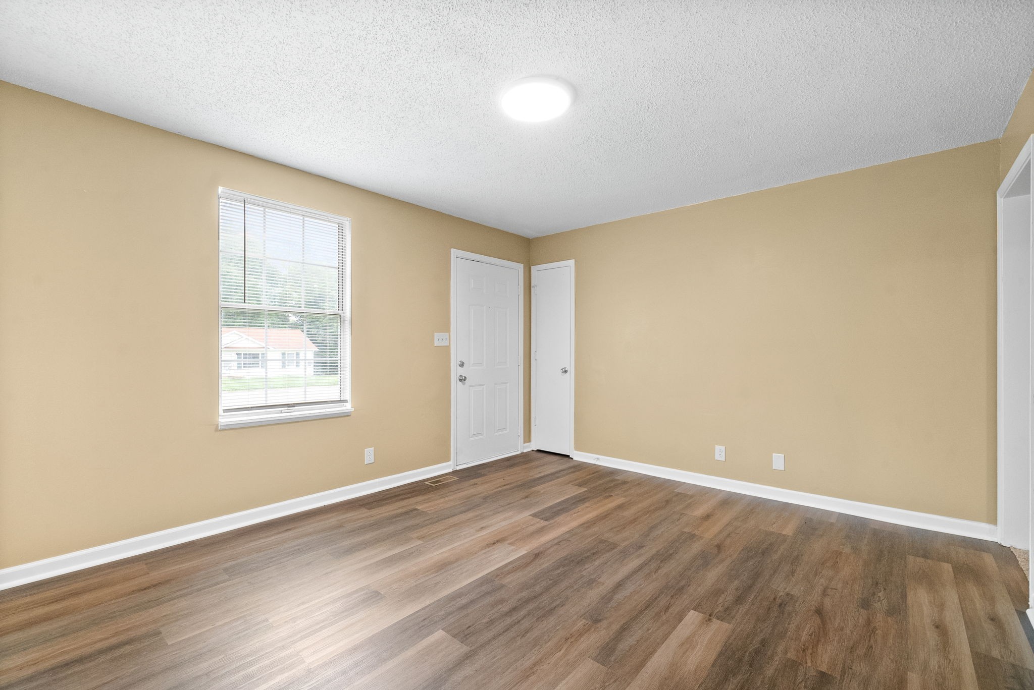 567 Lorie Ln