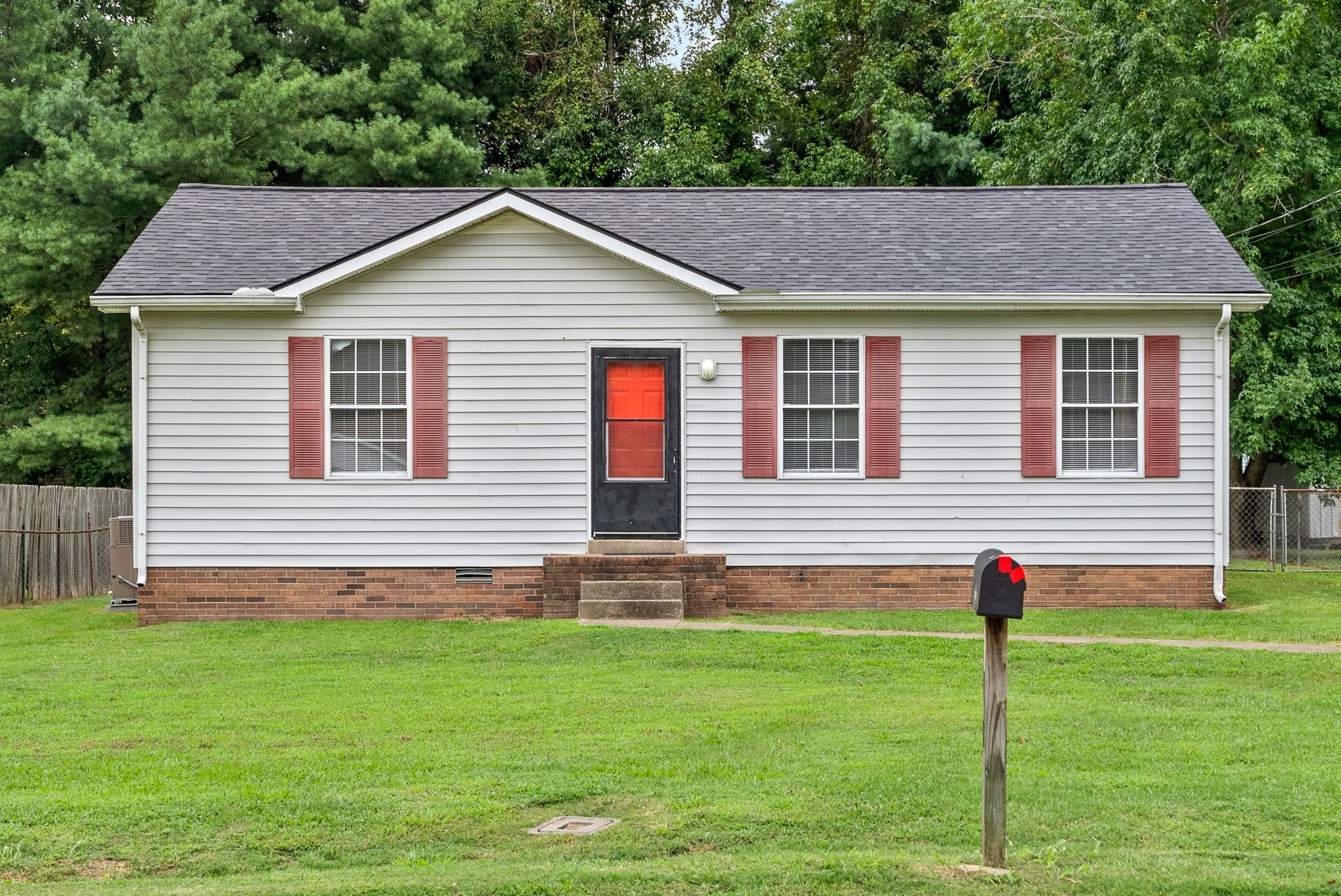 567 Lorie Ln