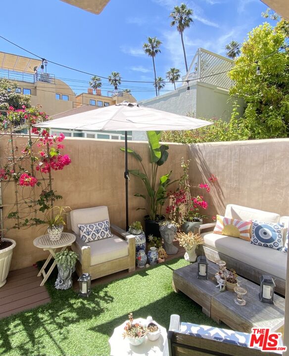 126 Pacific St Unit: 3