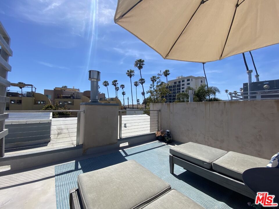 126 Pacific St Unit: 3