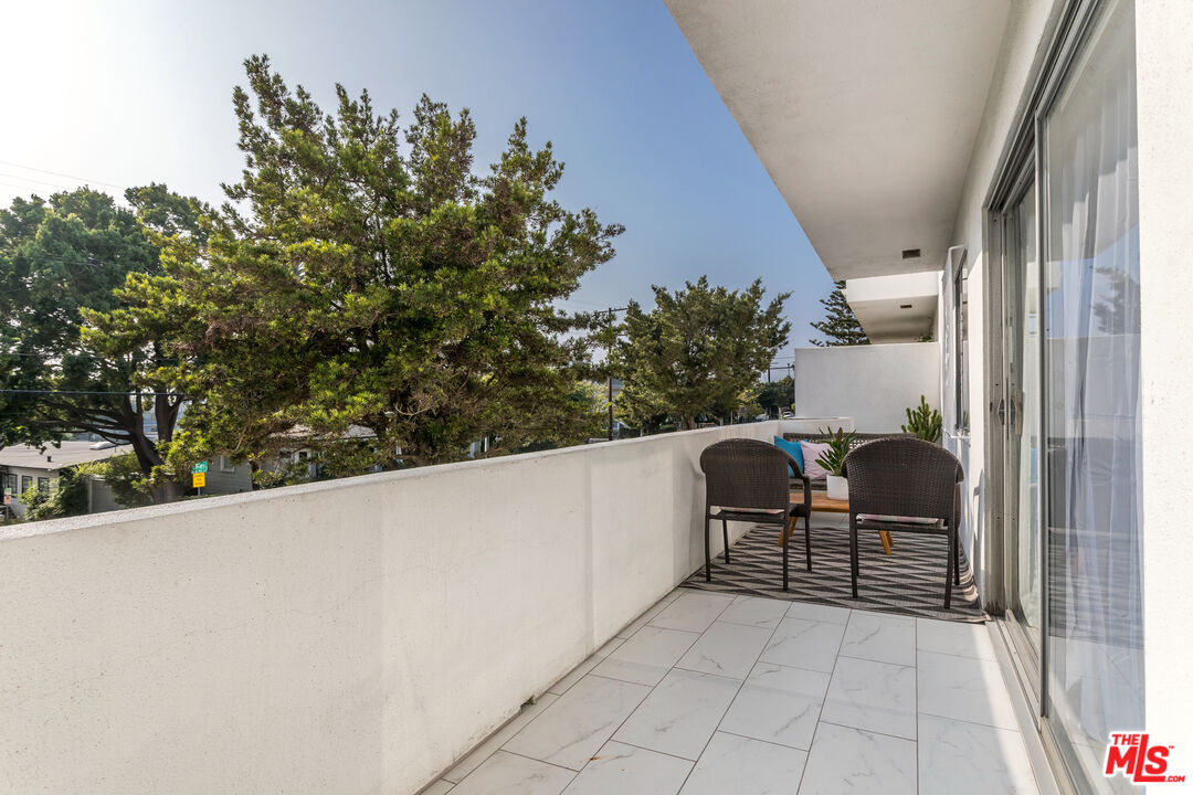 608 Strand St Unit: 3