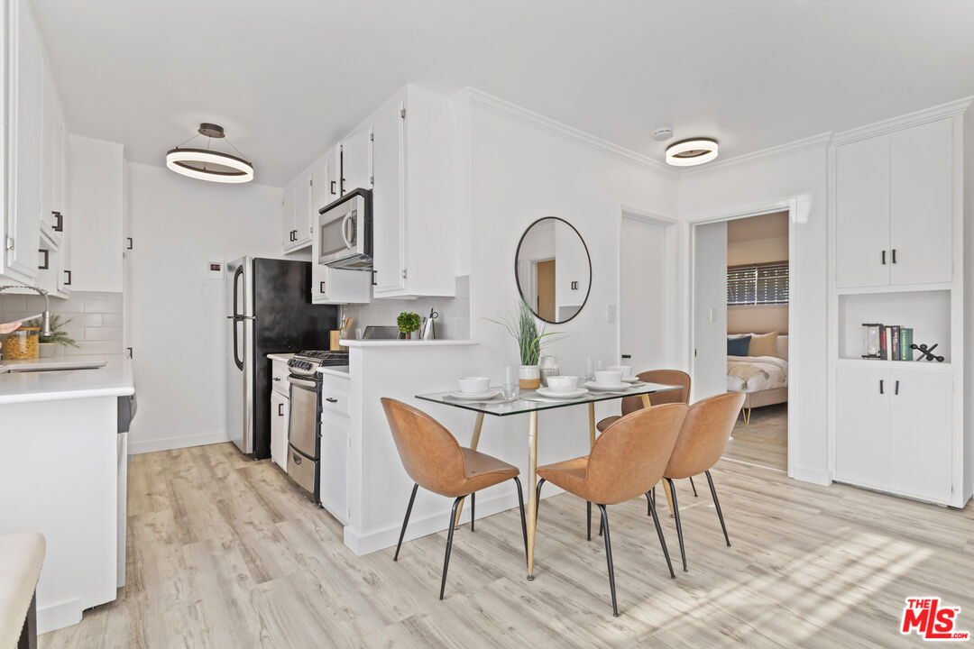 608 Strand St Unit: 3