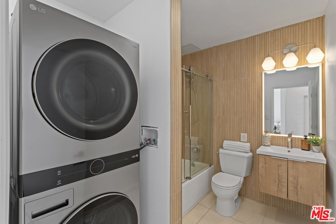 608 Strand St Unit: 3