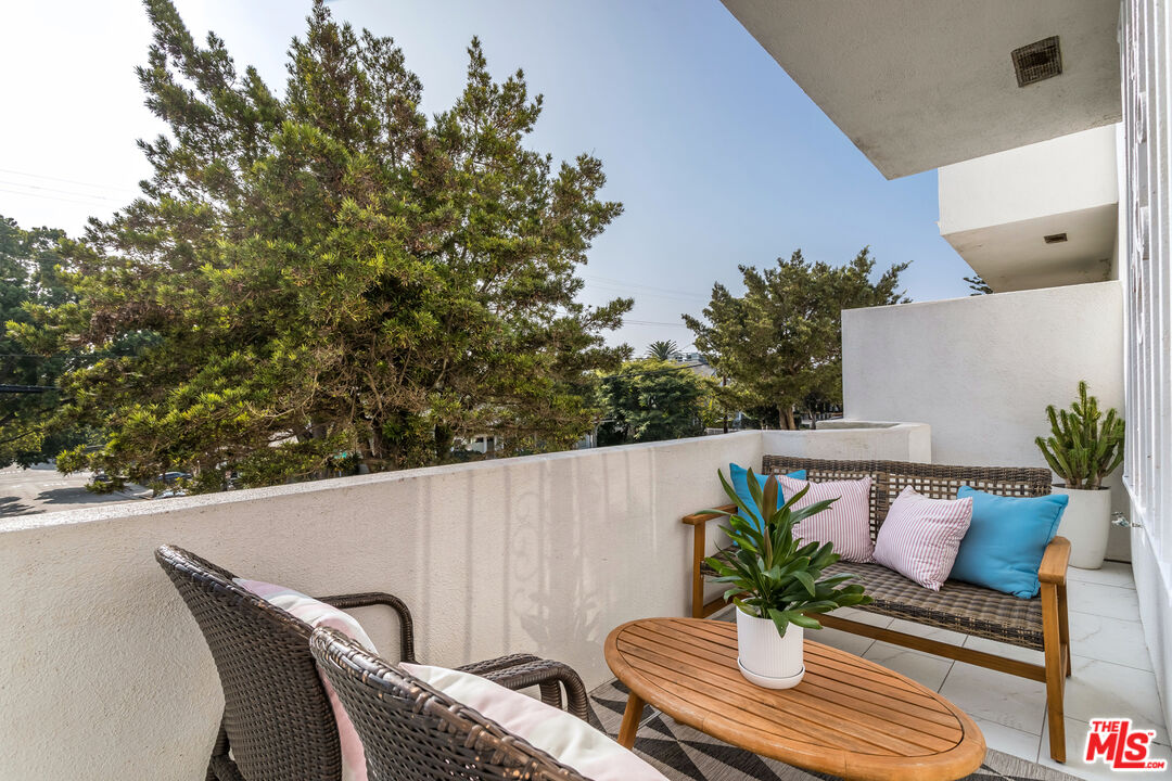 608 Strand St Unit: 3