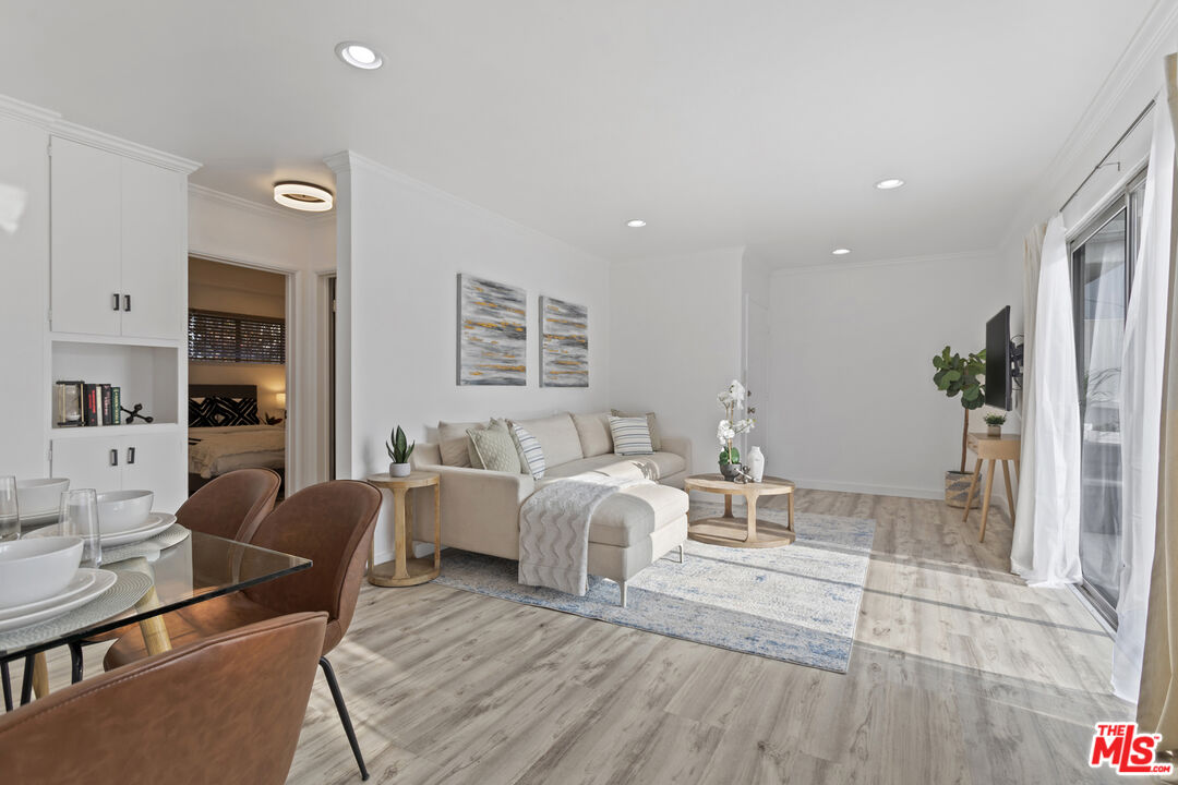 608 Strand St Unit: 3