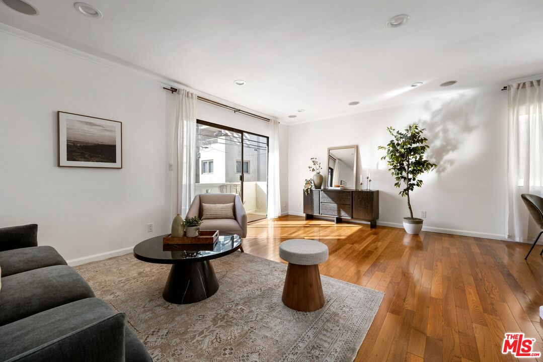 908 21st St Unit: 6