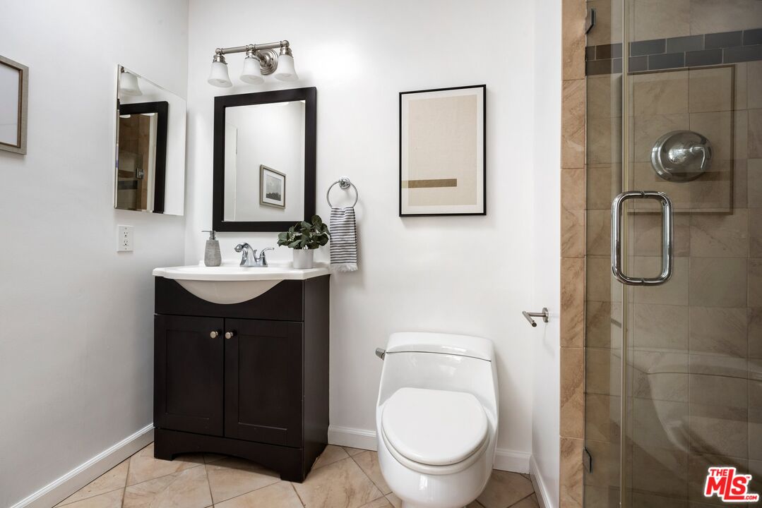 908 21st St Unit: 6