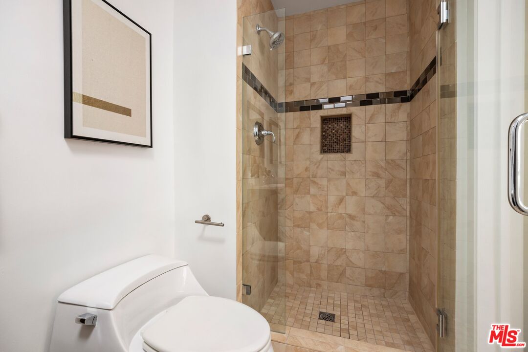 908 21st St Unit: 6