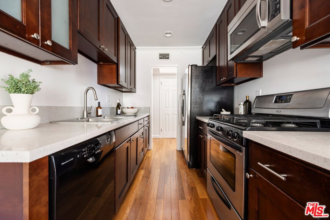 908 21st St Unit: 6