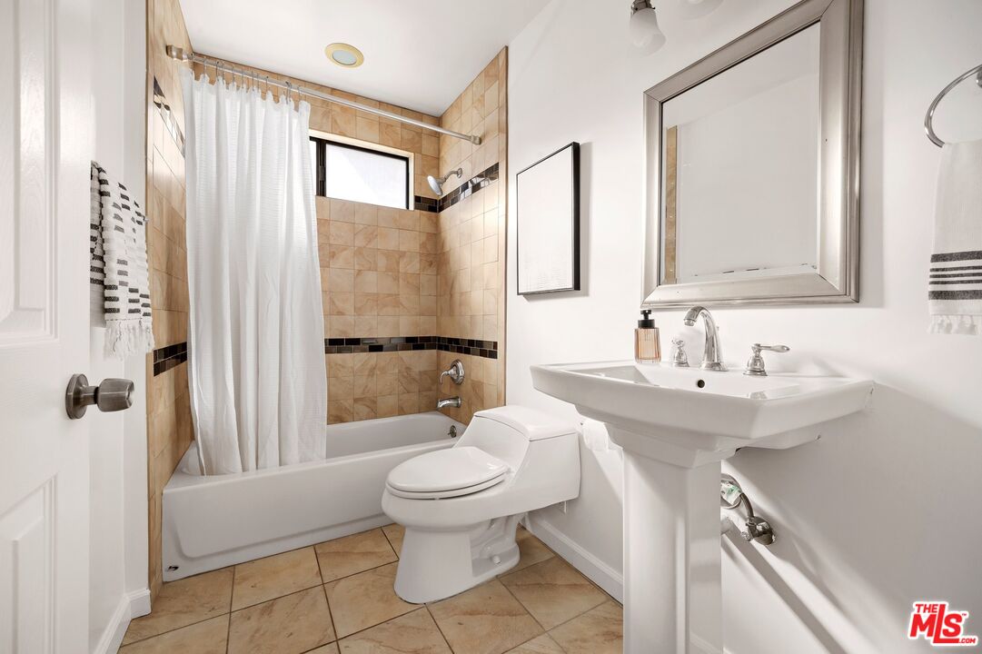 908 21st St Unit: 6