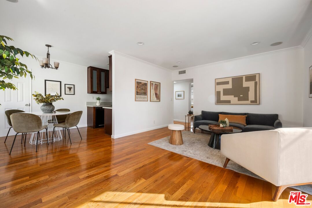 908 21st St Unit: 6