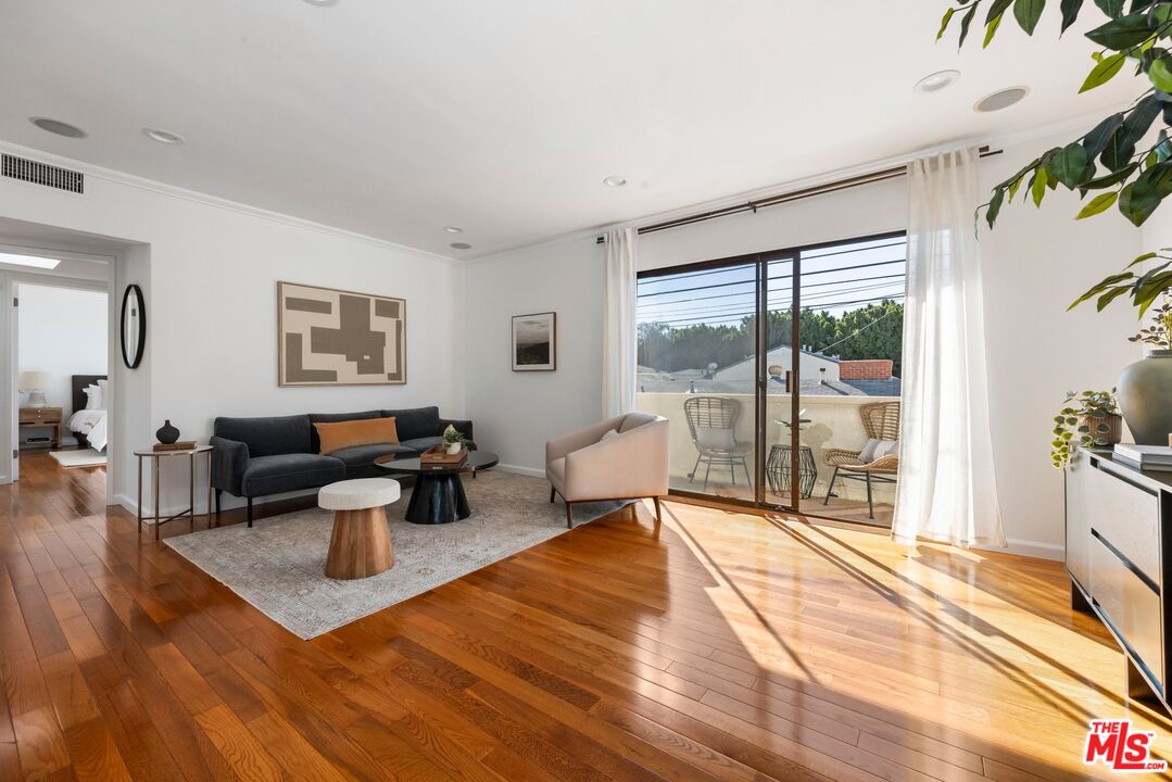 908 21st St Unit: 6