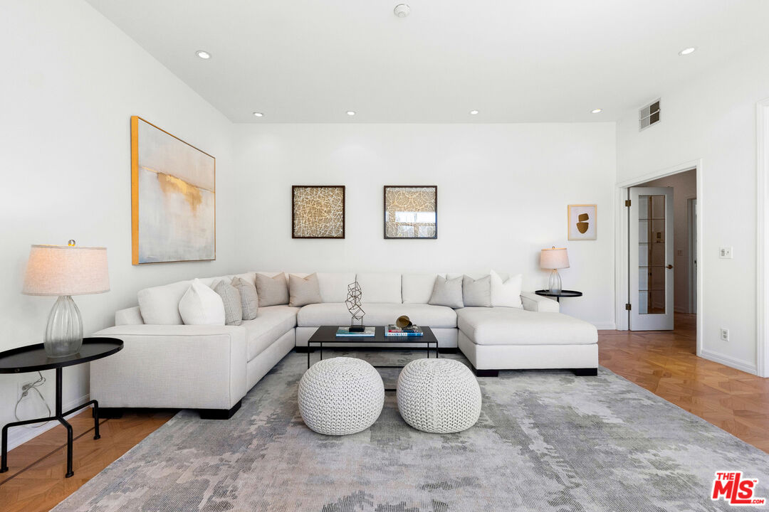 1044 5th St Unit: 202